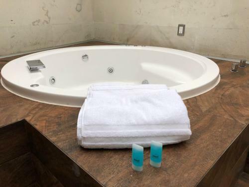 Hotel Kaia Suites