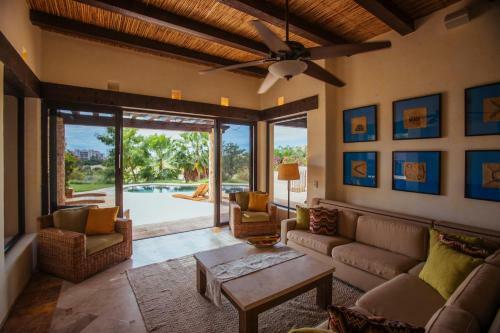 Luxury Villa With Ocean Views,villa Vista Azul
