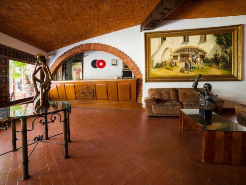 Hotel La Mansion Del Quijote