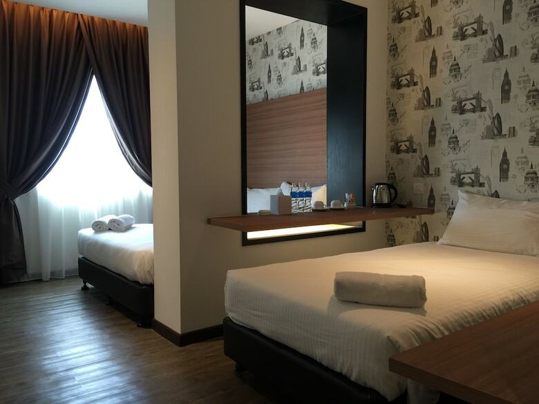 D Elegance Hotel