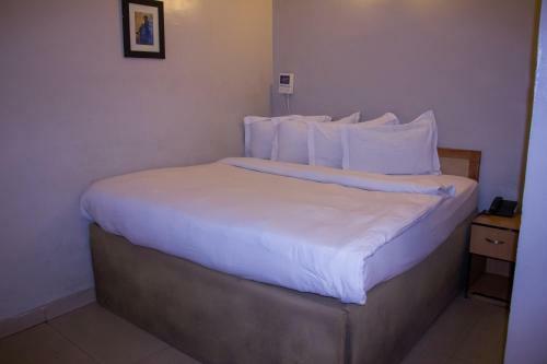 Dv8 Hotel
