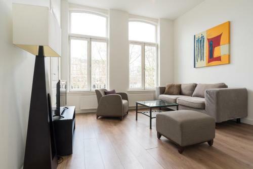 Amsterdam City Center Canal View Apartments