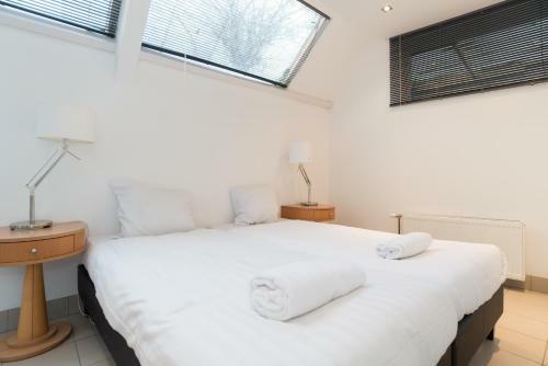 Amsterdam City Center Canal View Apartments