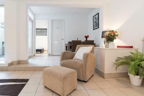 Amsterdam City Center Canal View Apartments