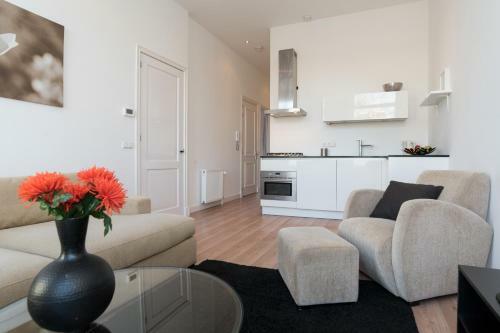 Amsterdam City Center Canal View Apartments