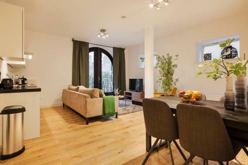 Canal Garden Apartments II By Vgw