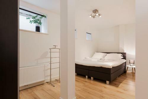 Canal Garden Apartments II By Vgw