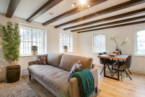 Canal Garden Apartments II By Vgw