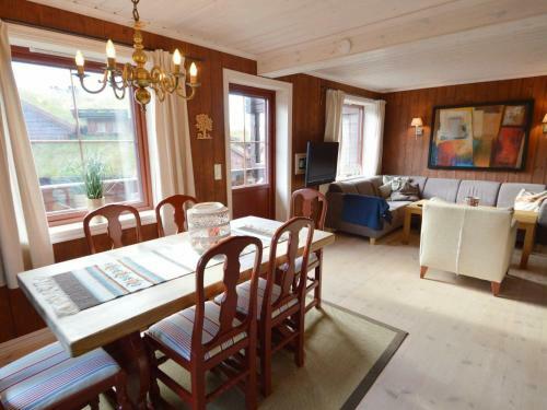 Apartamento Three-bedroom Holiday Home In �seral 7