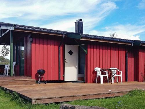 Two-bedroom Holiday Home In Lyngdal 1