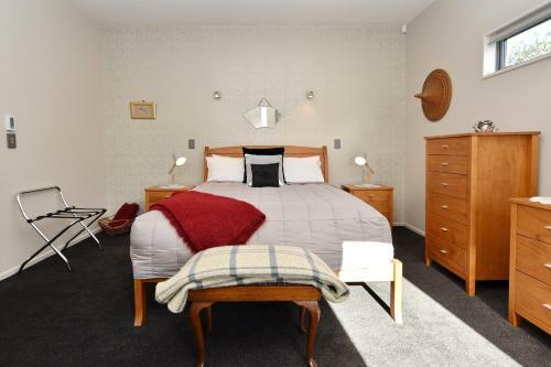 The Apartment Within - Christchurch Holiday Homes