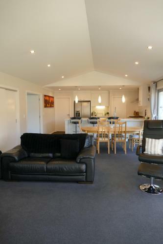 Luxury Ludemann Lodge
