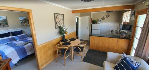 Motel Clutha Gold Cottages