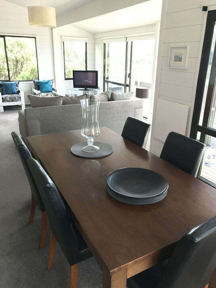 Waiheke Escape - Oneroa