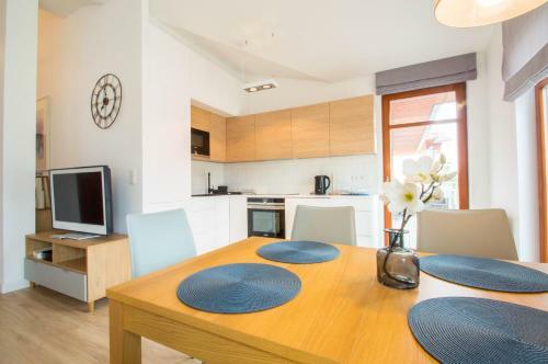 Superior 3 Bedroom Apartment