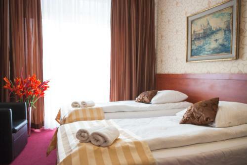 Hotel Rezydencja Pod T??ni? & Spa