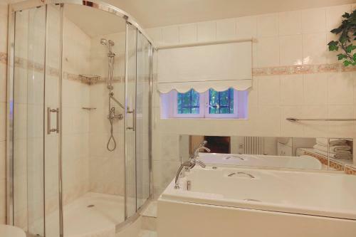 Hostal Dworek Genny