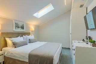 New Era Hotel