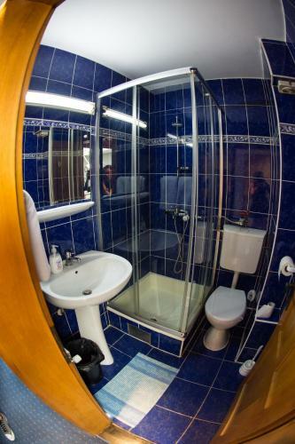 Iron Hostel & Accommodation