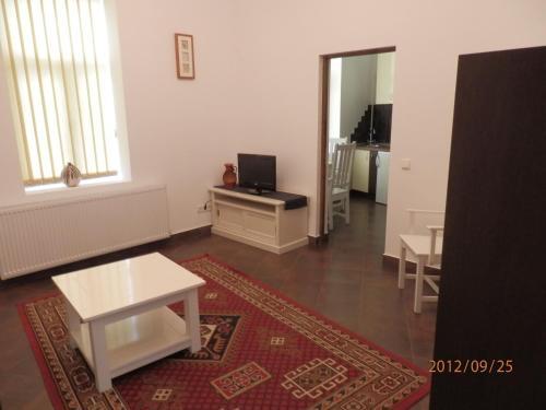 Pannonia Apartments