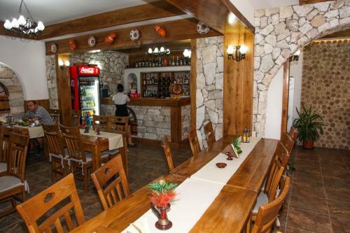 Posada Hanu Lui Gica