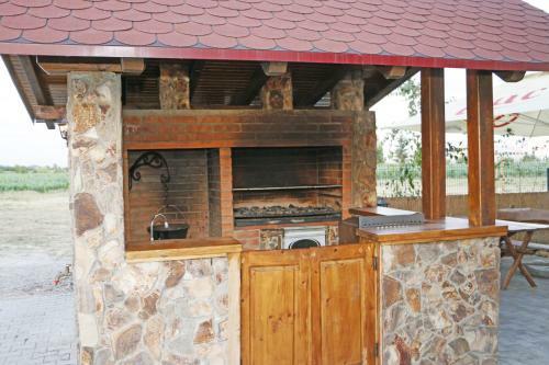 Posada Hanu Lui Gica