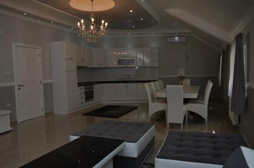 Apartments Royal Menex
