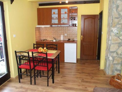 Apartment Tarski Konaci