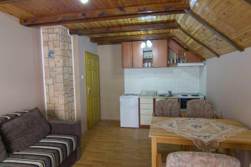 Apartments Andri?