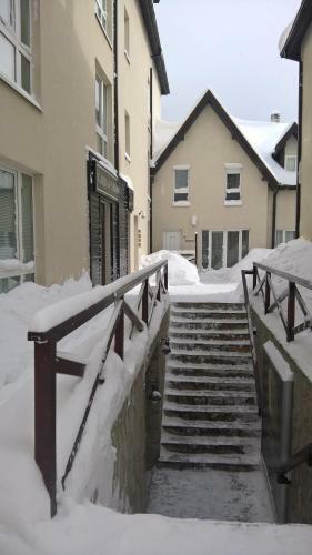 Apartman 5a43, Kraljevi ?ardaci
