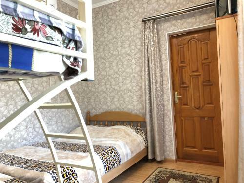 Hostal Guest House On Samburova 279