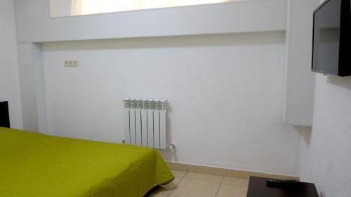 Hostal Guesthouse Samburova 210