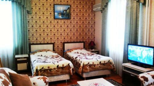 Yakor Hotel