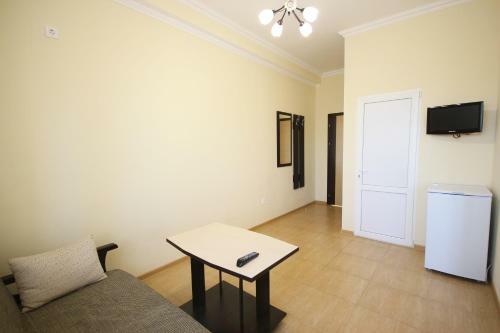 Hostal Karolina Guest House