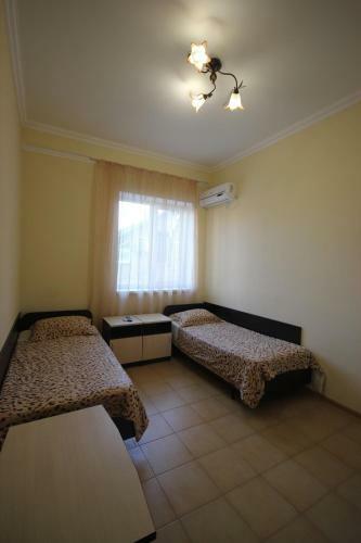 Hostal Karolina Guest House
