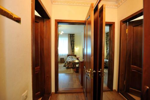 Kristall Hotel