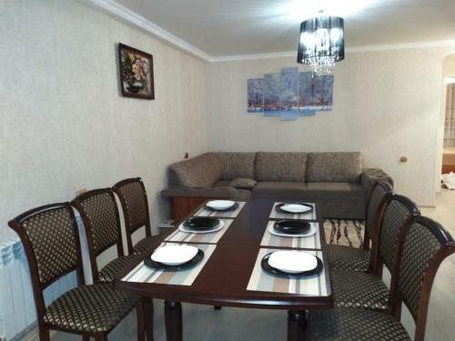 Pikhtoviy Mys 6 Apartment