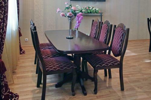 Hotel Snezhniy Bars Dombay