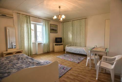 Hostal Guest House "golubaya Laguna"