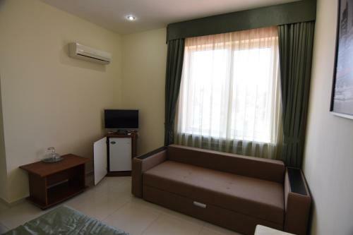 Hotel Manopolis Guest House