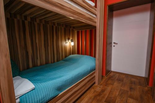 Hostel Svoi Ludi