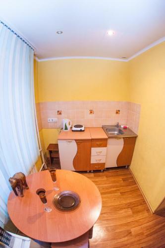 Apartment On Parizhskoy Kommuny 1