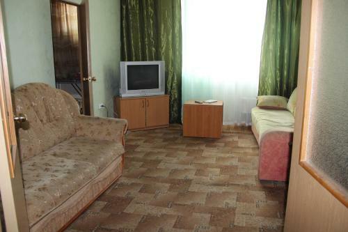 Apartment On Aviatorov 44