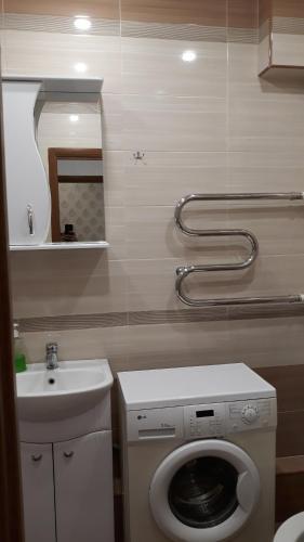 Apartment On Prospekt Vyacheslava Klykova 78