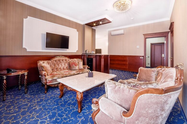 Hotel Dinastiya