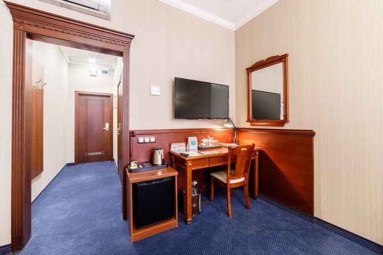 Hotel Dinastiya