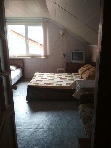 Hostal Guest House On Rybatskiy Poselok 7