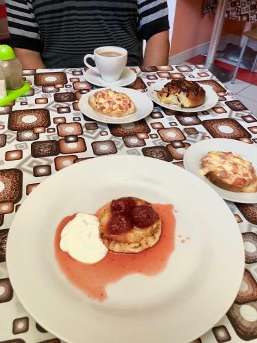 Hostal Baunti Guest House