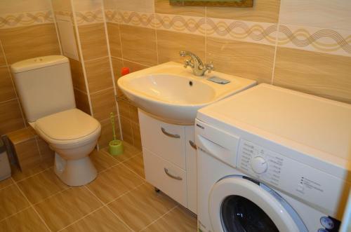 Apartamento Guest House On Malyshevskaya 109