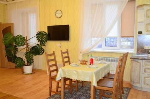 Apartamento Guest House On Malyshevskaya 109